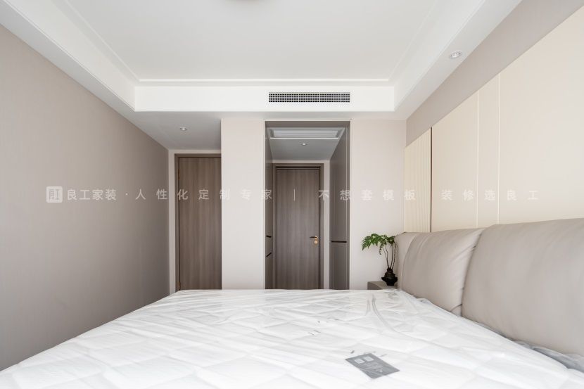 108㎡轻奢风格主卧装修案例