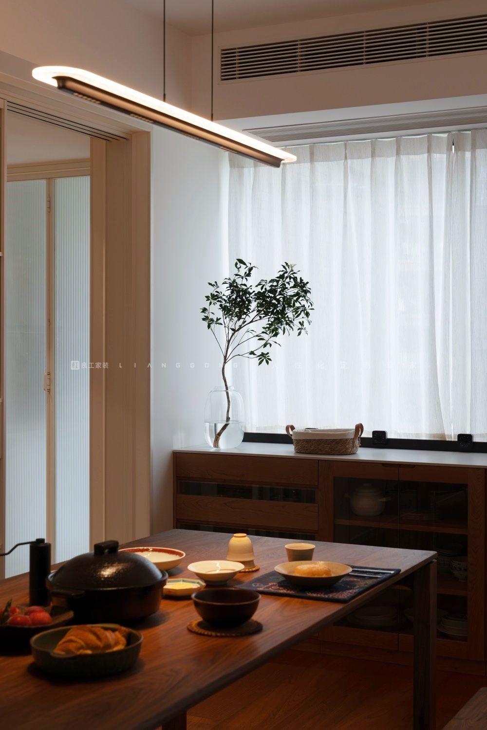 128㎡原木风格餐厅装修案例