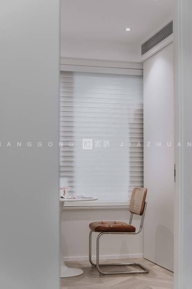 现代法式风格书房装修效果图