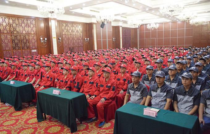 「致敬劳动者」他们是一群“装”幸福的人，也是良工的骄傲