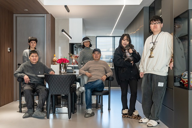 业主说：半开放式双人电竞房，这个125㎡放大了空间，装出了松弛感